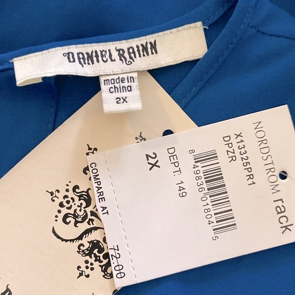 Deniel Rainn women’s plus over size dark teal blouse silky with discrete gems - Picture 7 of 12